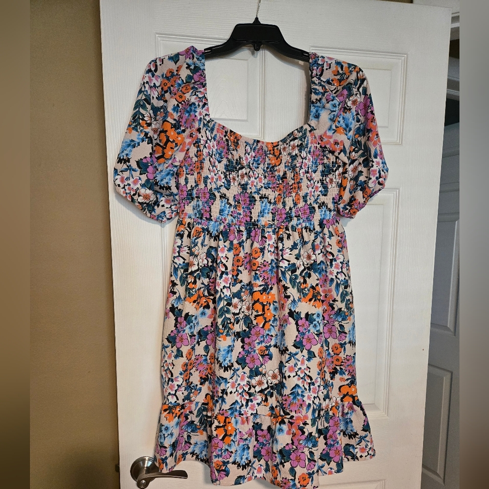 EUC BCBGeneration Womens Dress - Square Neck Smocked Dress Garden Floral Large
